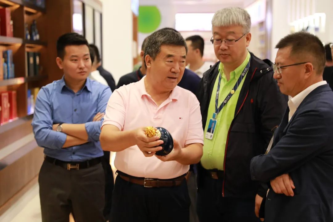 汾酒访问团一行到访ok138cn太阳集团古天乐，探索清香型白酒发展新风向